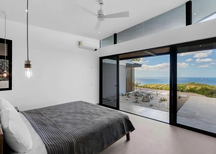 Сasa de vacaciones Luxurious Ultramodern With Private Suites, Infinity Pool, And Sweeping Ocean And Mountain Views *