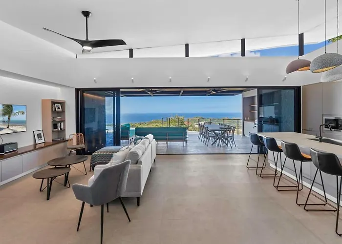 Сasa de vacaciones Luxurious Ultramodern With Private Suites, Infinity Pool, And Sweeping Ocean And Mountain Views
