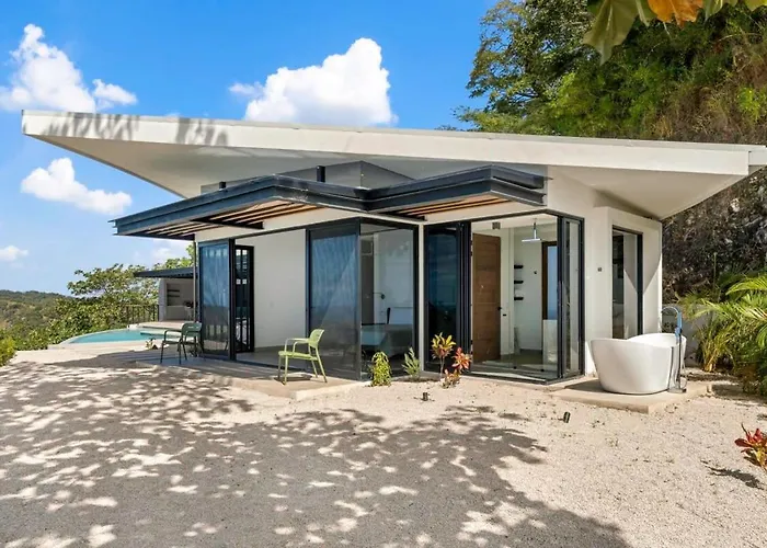 Сasa de vacaciones Luxurious Ultramodern With Private Suites, Infinity Pool, And Sweeping Ocean And Mountain Views *