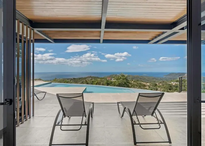 Сasa de vacaciones Luxurious Ultramodern With Private Suites, Infinity Pool, And Sweeping Ocean And Mountain Views