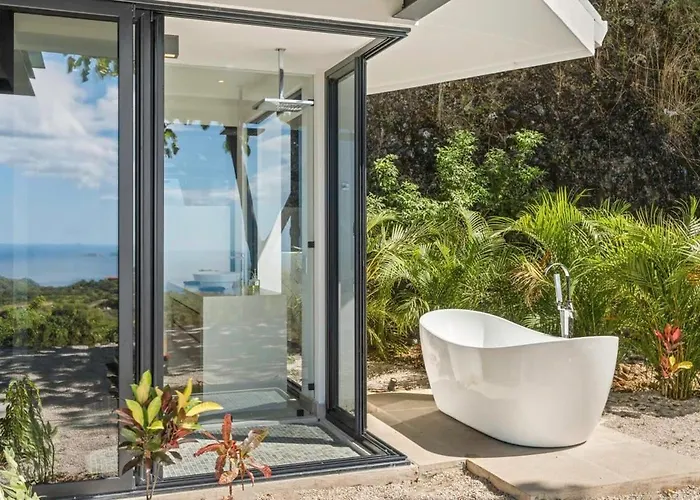 Сasa de vacaciones Luxurious Ultramodern With Private Suites, Infinity Pool, And Sweeping Ocean And Mountain Views *