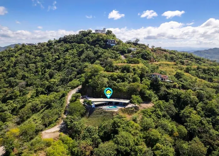 Luxurious Ultramodern With Private Suites, Infinity Pool, And Sweeping Ocean And Mountain Views Сasa de vacaciones
