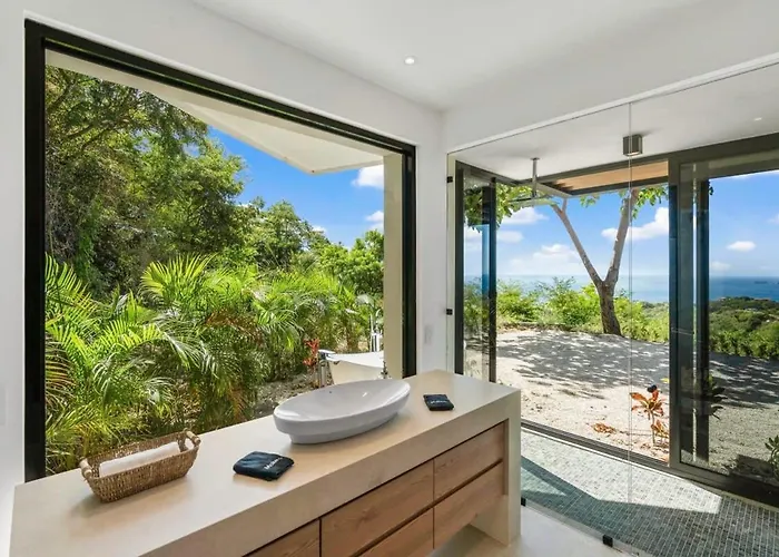 Сasa de vacaciones Luxurious Ultramodern With Private Suites, Infinity Pool, And Sweeping Ocean And Mountain Views
