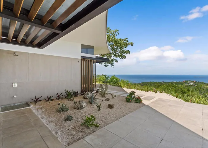 Luxurious Ultramodern With Private Suites, Infinity Pool, And Sweeping Ocean And Mountain Views Сasa de vacaciones *